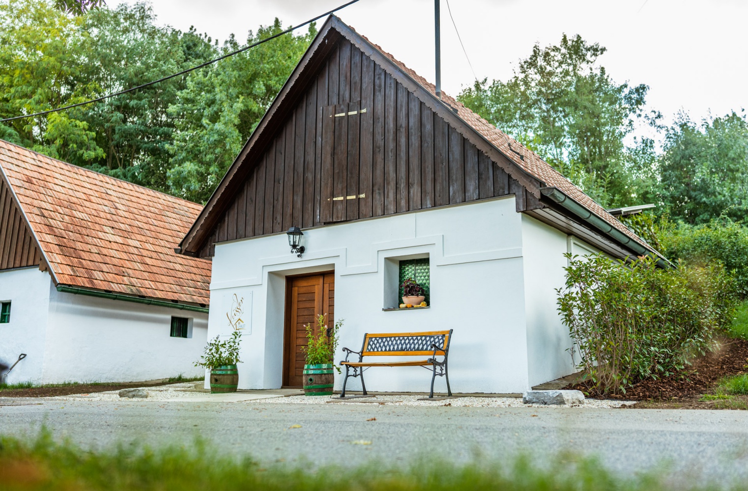 Schlafen im Weinfass-Chalet DELUXE | inkl. Romantik-Wellness