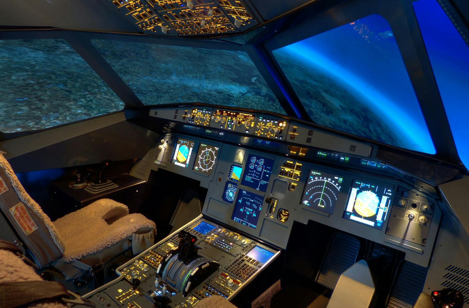 Im Cockpit des Airbus A320 | Erlebnis Flugsimulator