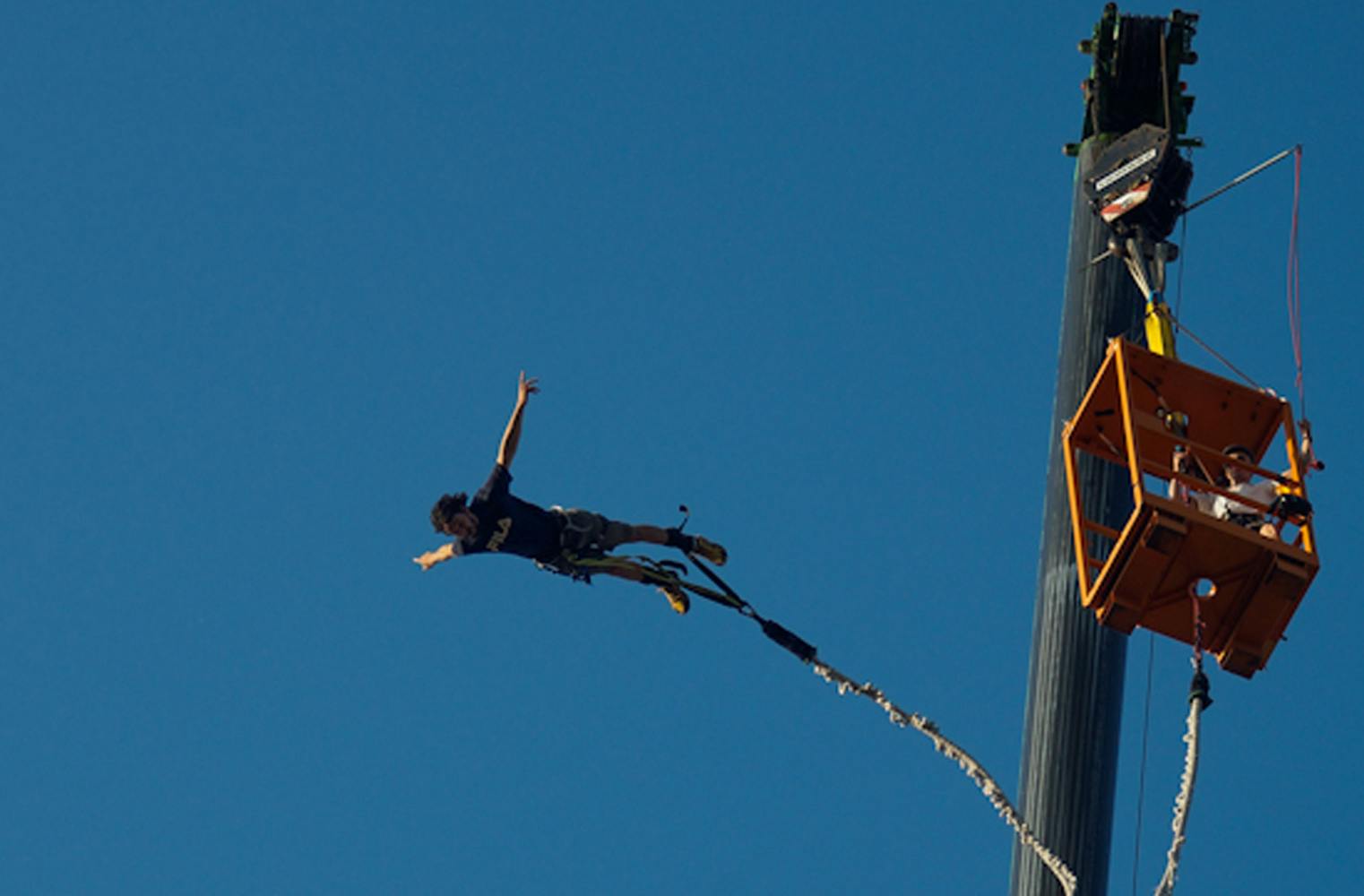 Bungee Jumping | freier Fall aus 50 Meter Höhe